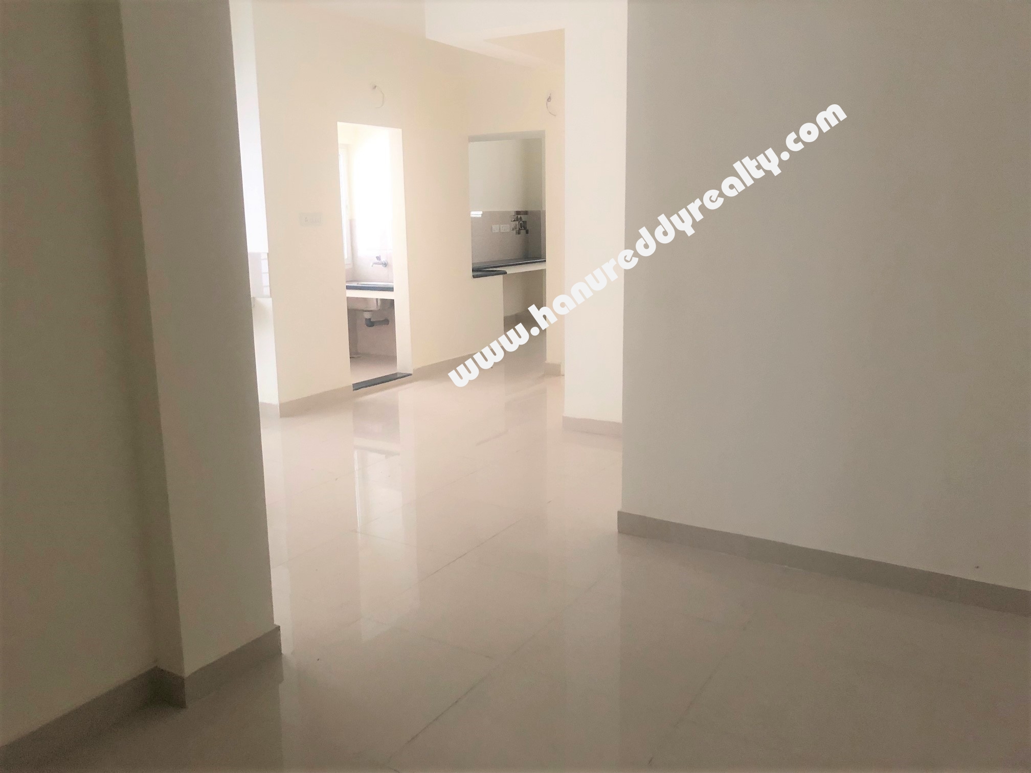 Spacious 2 BHK Flat for Sale at Nungambakkam, ChennaiChennai Hanu